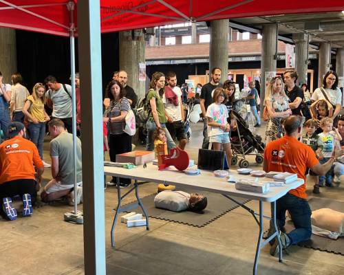 Tallers de "RCP i utilizació de DEA" al Festivalot 2023